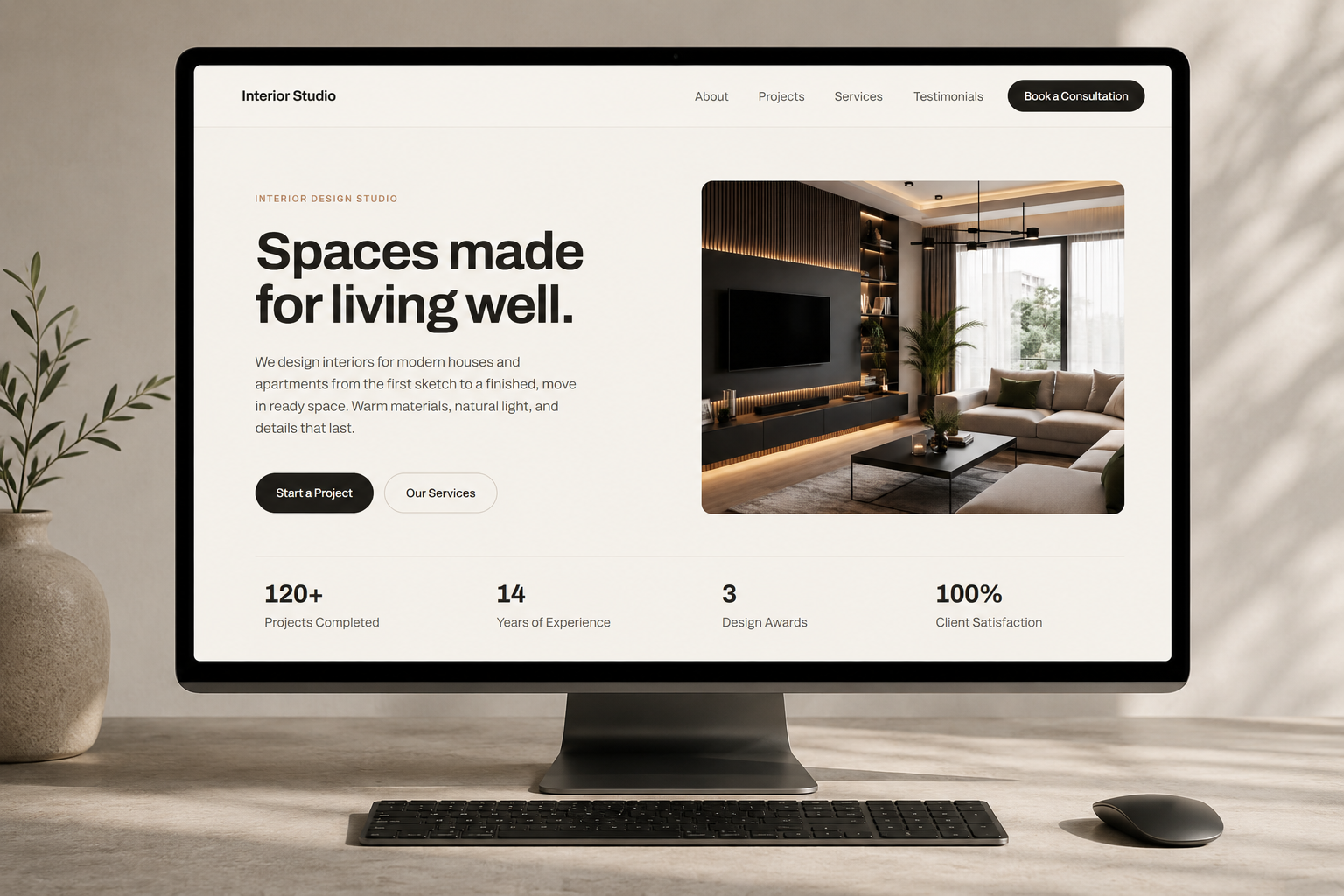 Interior Studio web sajt na monitoru